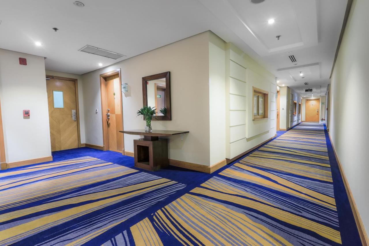 Elaf Al Mashaer Hotel Makkah Mekka Exterior foto A corridor in a modern hotel